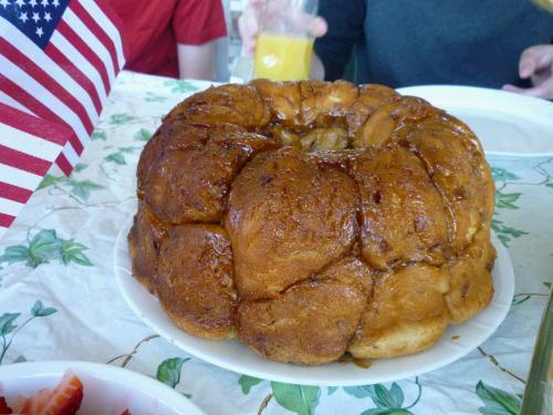 I've been experimenting with turning my cinnamon burst bread into pull apart bread.  This is the bundt pan version -- turned out pretty yummy.