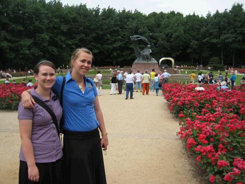 Sister Bautner and I headed to a Sunday afternoon Chopin concert.  Under the little tent just to the right of the statue, there is a grand piano ready for the outdoor concert.