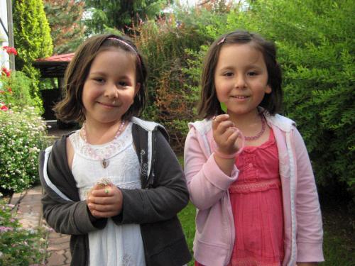Twin girls - sisters of Dominik who is a member.